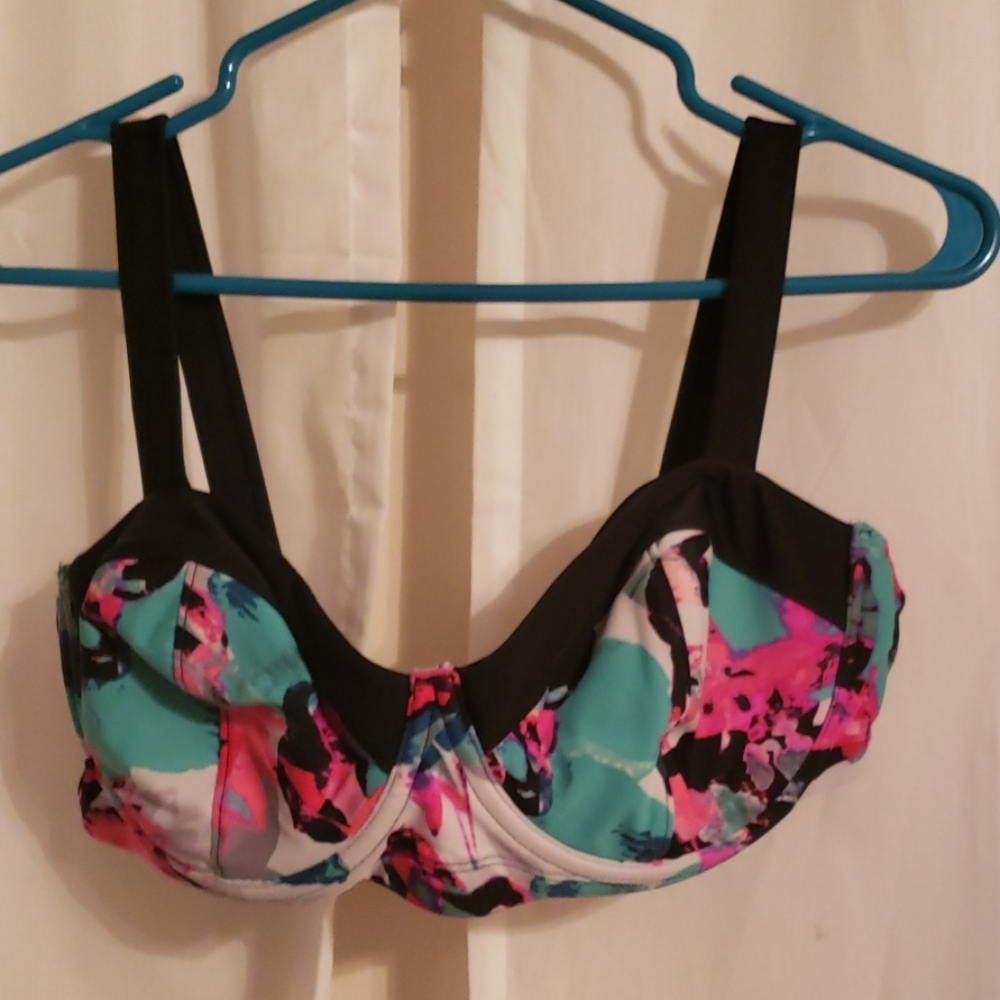 Ava viv swim top